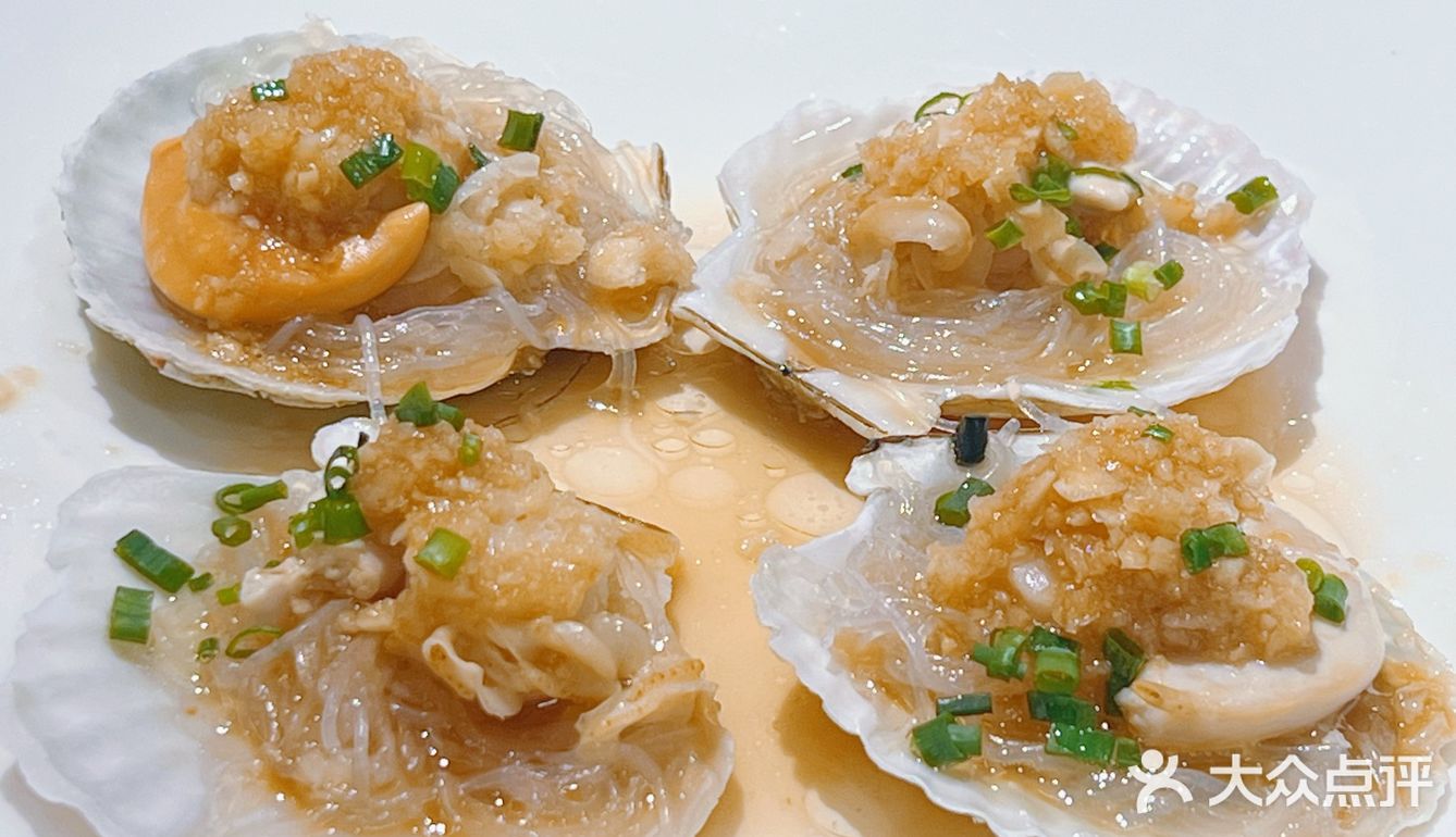 不想多说，但东坡肉配馒头真的绝绝子！