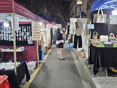 -吴山路夜市