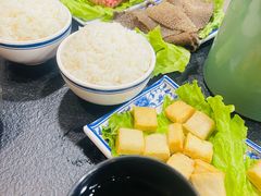 -灶知轩湘西石锅鱼(万佳广场店)
