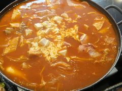 部队火锅-HONGA HONGA雄家(曹路店)