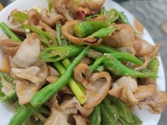 炒肥肠-胖娃滋补蹄花