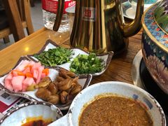 -毛辣果·贵州红酸汤牛肉火锅(西单店)