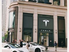 -TESLA 特斯拉(上海太古汇体验店)