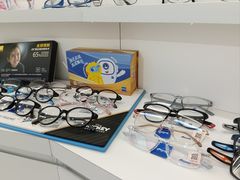 -美式眼镜·授权蔡司.依视路.尼康.豪雅.明月(南翔印象城店)