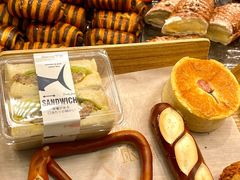 -华荣西饼(列东店)