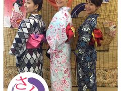 -东京都浅草樱花和服租赁店