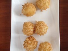 招牌榴莲酥-院落创意菜