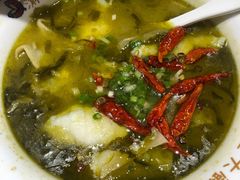 -渝是乎酸菜鱼(龙旗购物中心店)