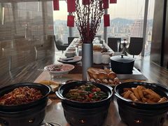 “日落时光”小食随心享-君悦酒店·大堂酒吧·高空下午茶·暮色微醺