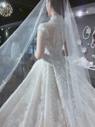 -艾米丽婚纱礼服