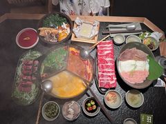 -三出山火锅(南京万象天地店)
