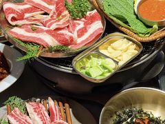 -草家酱蟹炭火烤肉店(珲春南路一店)