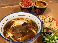 -矮子粉店1985·长沙米粉(湘春路店)