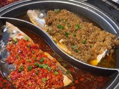 -阿瓦山寨·湘菜现炒·剁椒鱼头王(咸阳总店)