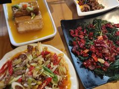 -隔壁老王·家常云南菜(花巷店)