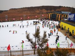 -采薇庄园四季滑雪场
