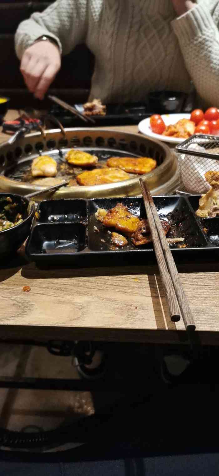 火炉火自助餐(荟聚店)-"寿喜锅的锅底我还蛮喜欢吃的,有一点甜甜的.