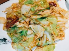 手撕圆白菜-十六中酱肉·烧烤·京菜小馆(五方桥旗舰店)