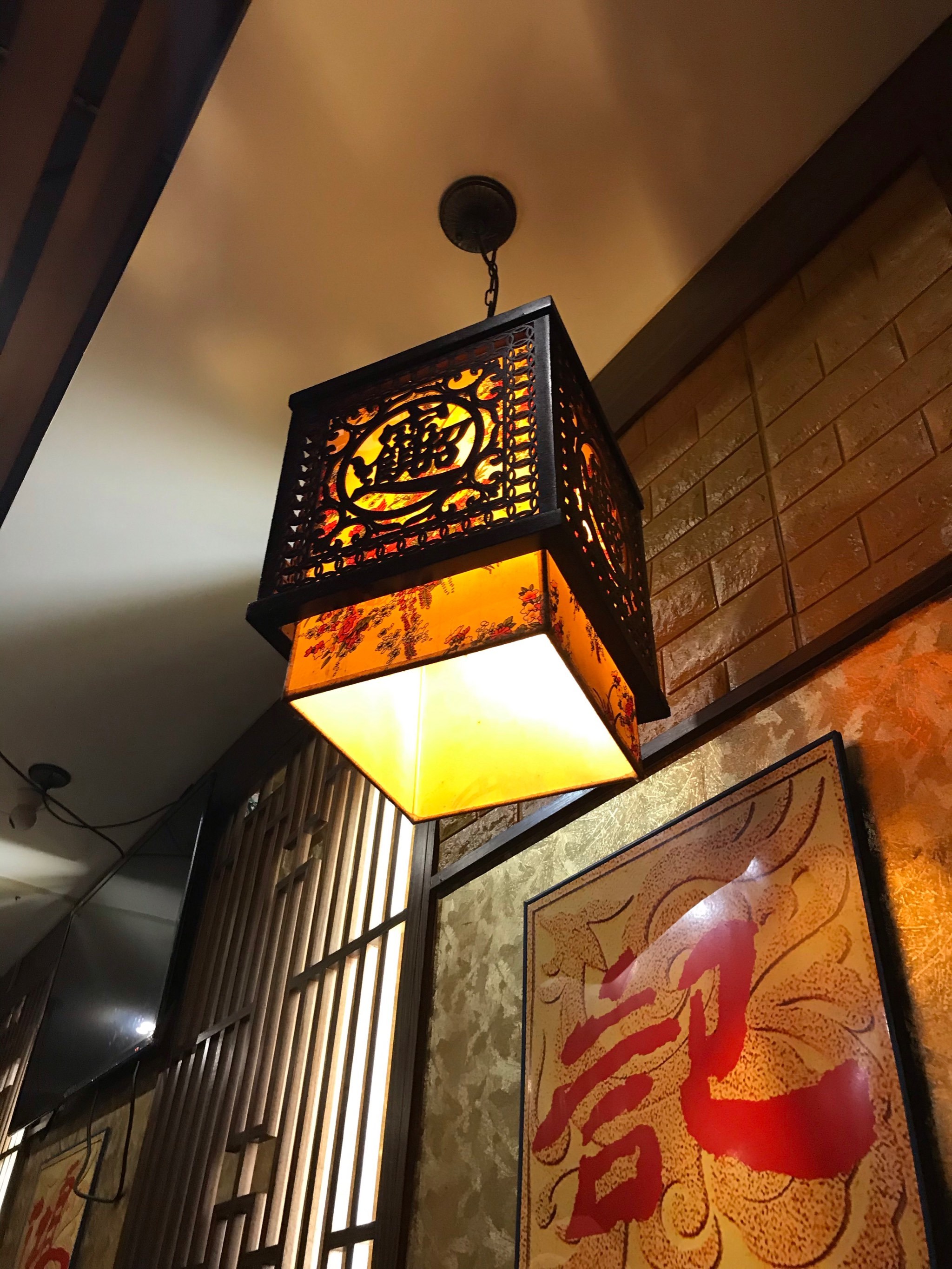 【蓝鸿记仫佬鱼脸王】一听名字肯定跟仫佬族