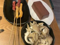 -尚品小土屋涮毛肚(李沧万达店)