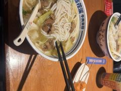 -鑫花溪牛肉米粉(广电传媒店)