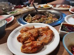 -千滋百味自助烤肉火锅(东门町店)