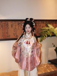 -一揽芳华汉服旗袍体验馆(拙政园店)