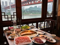 -小天鹅火锅·一线江景洪鼎旗舰店(洪崖洞店)