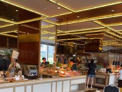 -大中华希尔顿酒店-念自助餐·嗨啤·小龙虾