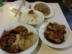 豬腳面線-阿水狮猪脚大王(台中公园店)