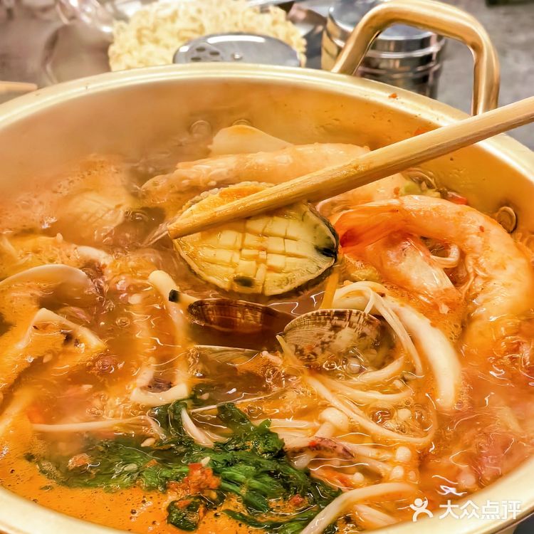 我要大声告诉你们 我又挖到了一家宝藏店，可以吃到啤酒锅