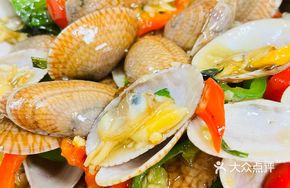 Stir-fried Mussels with Ginger, Scallion and Mint