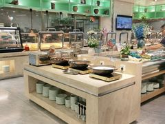 自助取餐区-绿岛港轩海鲜烤肉涮锅自助餐厅