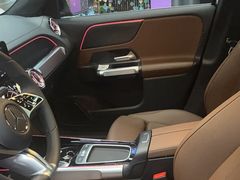 -上海星瀚奔驰4S店(红柳路店)