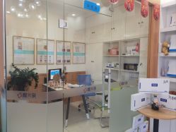 -靓芙泉专研痘痘肌