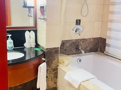 -爱时特套房酒店(会展中心远洋城店)