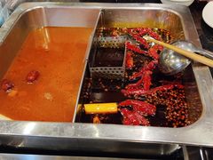 -百年川椒重庆老火锅(光谷店)