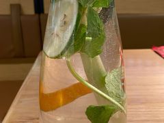 柠檬薄荷水-山城外·非遗酸菜鱼(蜀都万达店)