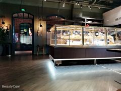 面包甜点陈列柜-黑草莓(重庆路店)