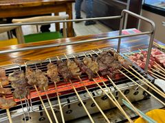 -哈尔滨小酒馆·鲜肉现穿自助烧烤(康新花园店)