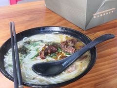 -花溪巷牛肉粉(泉城路店)
