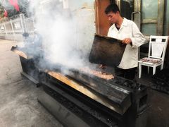-烤肉小伙烤肉店