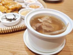 天麻炖老鸽-顺风汤馆·广府粤菜(江宸天街店)
