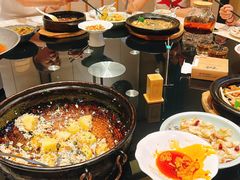 -帅巴人舅母子腊蹄民俗村