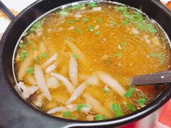羊肉汤莜面鱼鱼-西贝(宝乐汇店)
