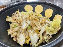 -粘豆包柴火铁锅炖