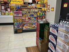 -全家便利店(洛川东路店)