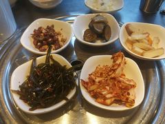 9种小菜-韩聚屋韩国烤肉餐厅(新北万达店)