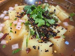-苗阿哥酸汤牛肉火锅(体育场店)