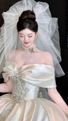 -莫小姐婚纱